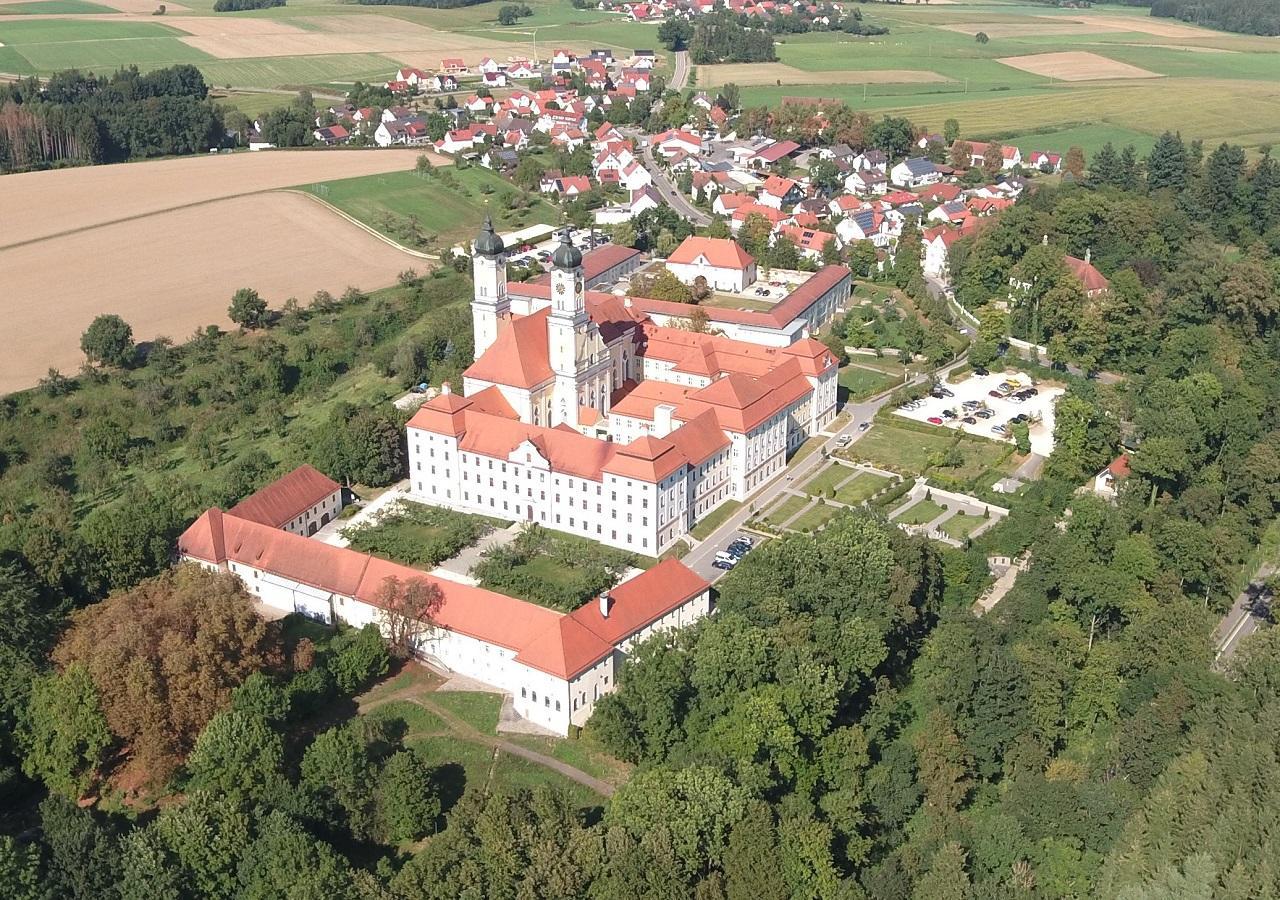 Klostergasthof Roggenburg Dış mekan fotoğraf