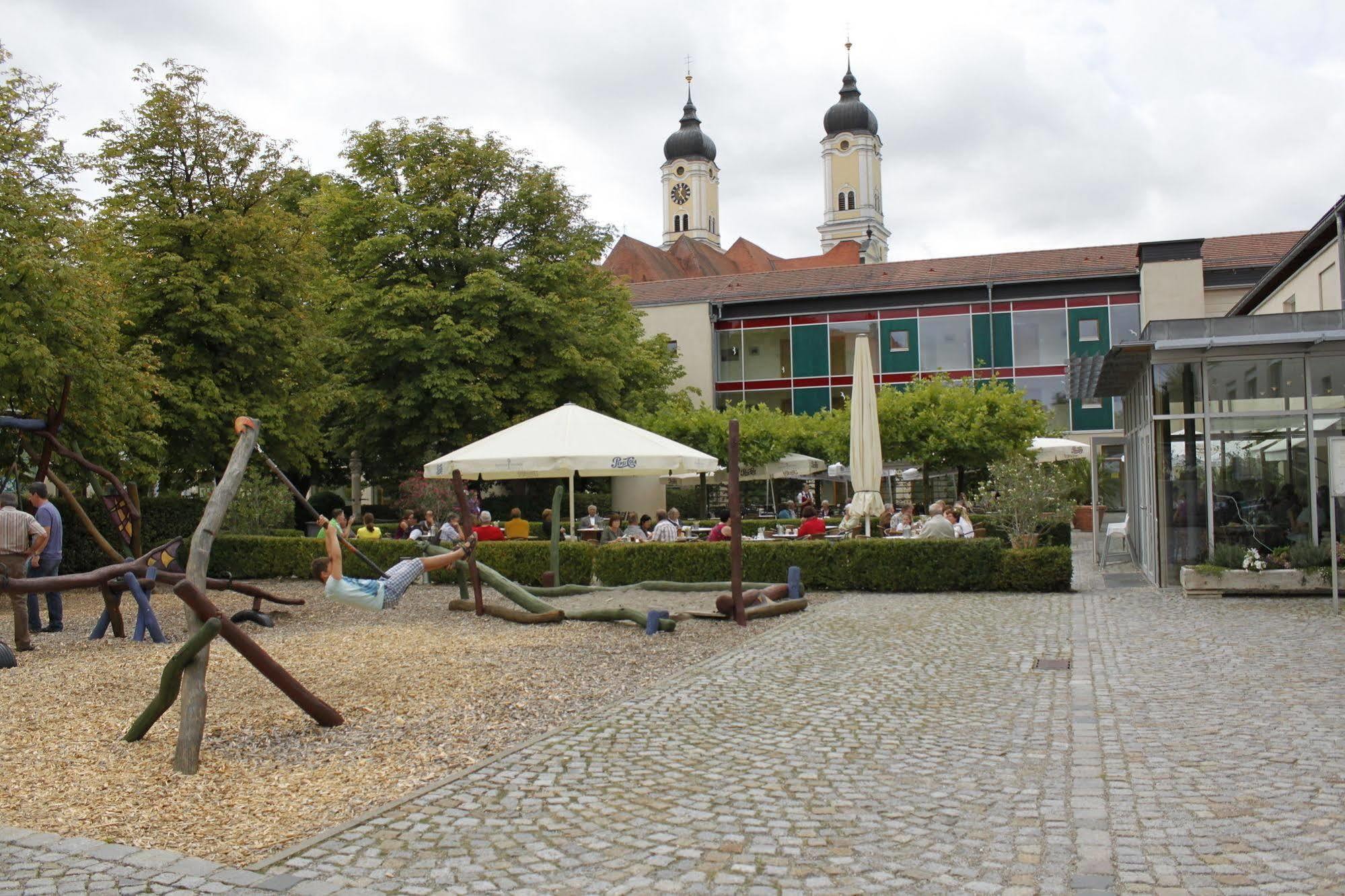 Klostergasthof Roggenburg Dış mekan fotoğraf